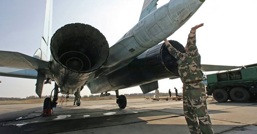 Russian Flighter Comes within 10 Feet of US Navy Plane
