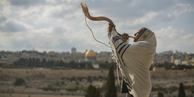 Sounding the Horn of the Messiah From Jerusalem