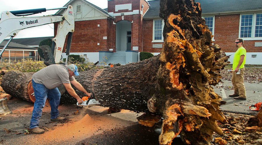 6 killed as storms, tornadoes & floods sweep southeast US